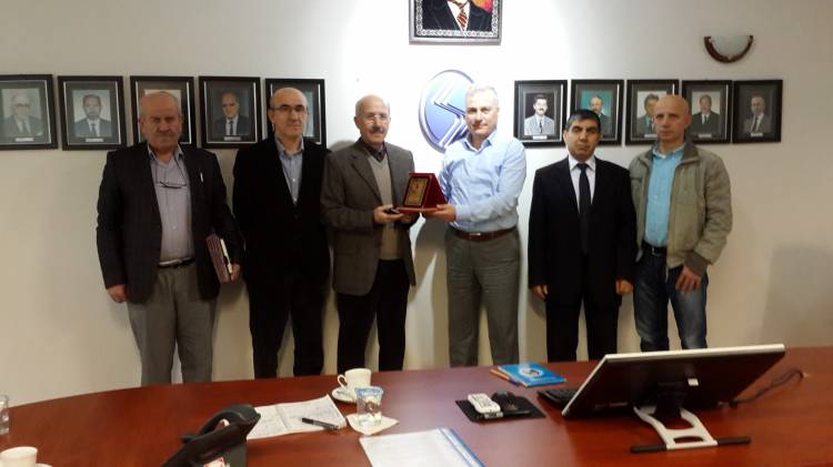 Prof. Adil Altındal hocamıza plaket