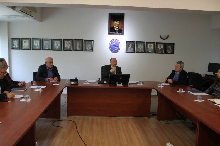 Bölüm Başkanları toplantısı Dekanlık toplantı salonunda yapıldı