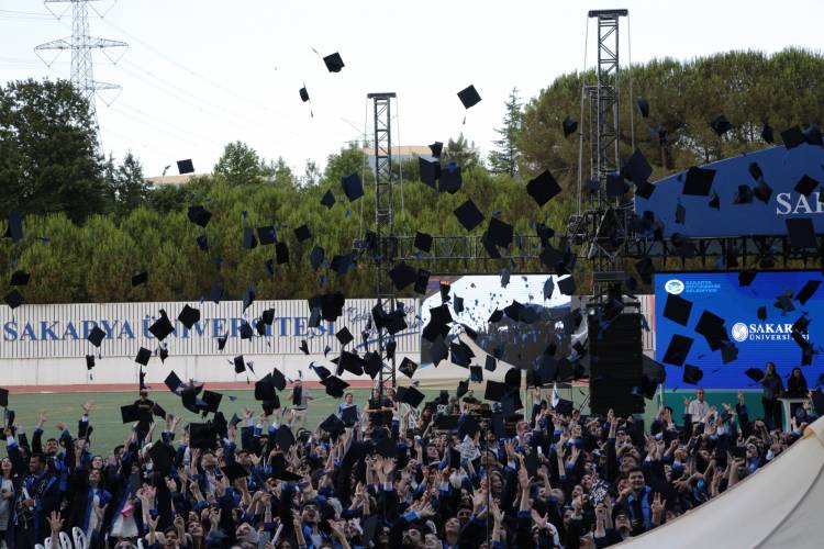 Fakültemiz 2024-2025 Eğitim Öğretim Dönemi Mezuniyet Töreni Gerçekleştirildi