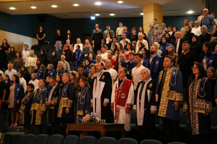 Sakarya Üniversitesinde 2024-2025 Eğitim-Öğretim derece töreni gerçekleştirildi.